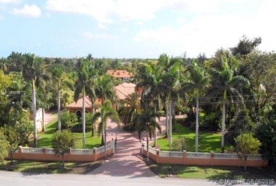 Miami-Dade County, 9760 SW 60 St Miami, FL 33173MLS